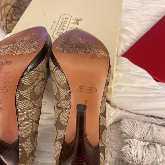 037.Women Coach heels - Picture 3 of 10